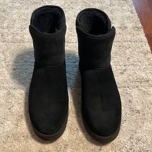 Like New UGG 8